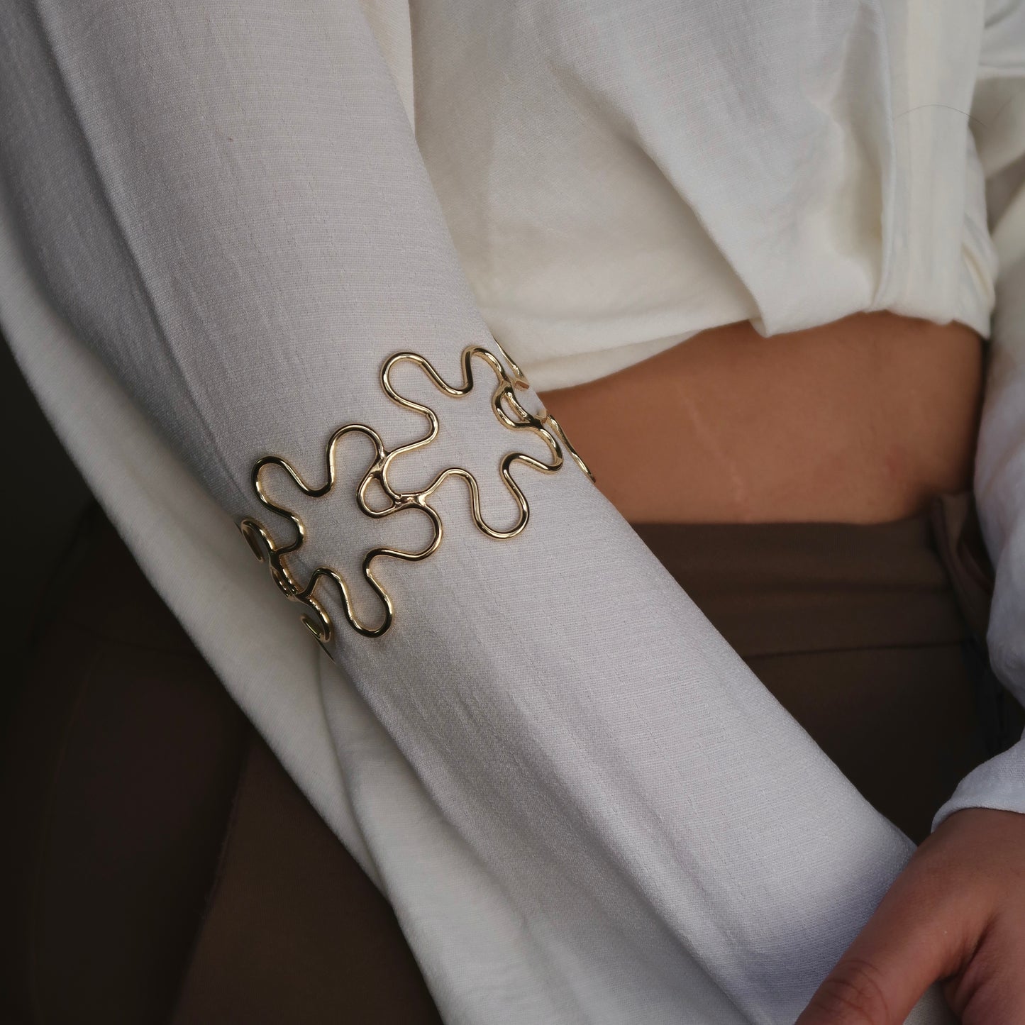 Golden Linea Arm Cuff